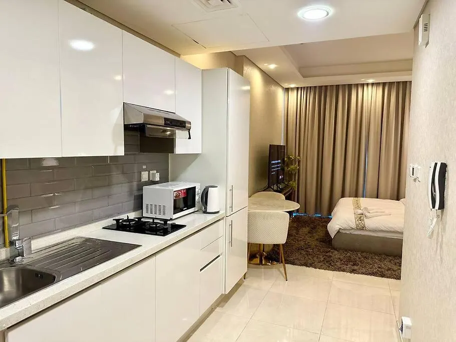Apartment Modern Furnished Studio With Canal View , High Floor Dubai