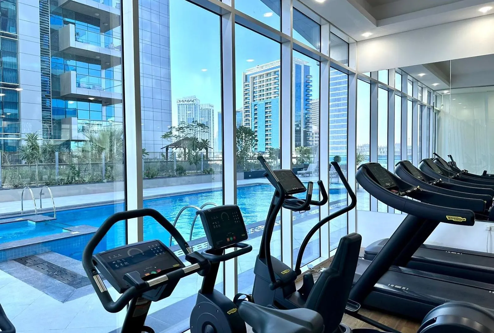 Apartment Modern Furnished Studio With Canal View , High Floor Dubai